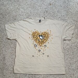 Pittsburgh Penguins Gildan Tan Short Sleeve Tee with Gold Graphic
